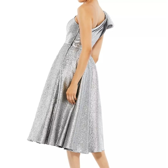 Mac DuggalAsymmetric Metallic Tea-Length Dress - Picture 2 of 7